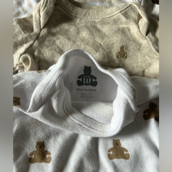 5 Gap NB bodysuits - Picture 3 of 7